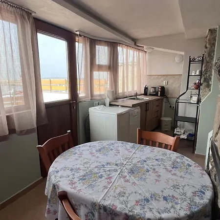 アパート Cozi 2bd With Sea View In The Old Town Of ソゾポル