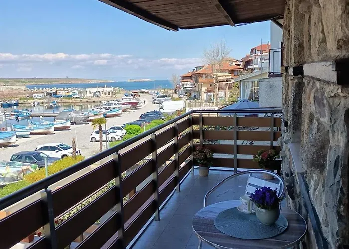 Cozi 2bd With Sea View In The Old Town Of * Созопол