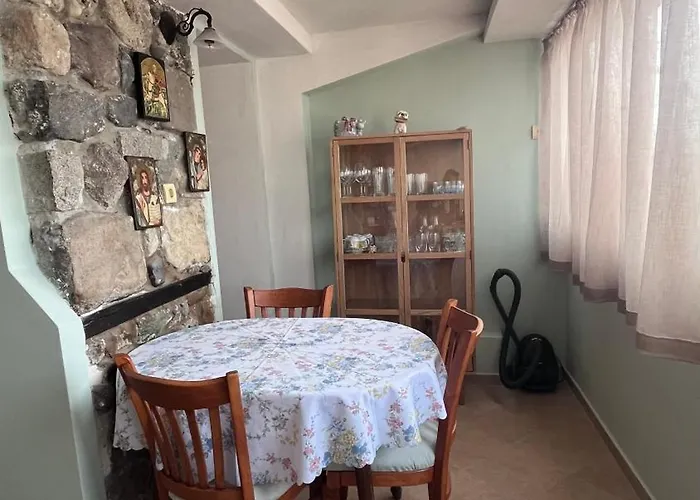 Cozi 2bd With Sea View In The Old Town Of Созопол