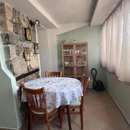 Cozi 2bd With Sea View In The Old Town Of Sozopol