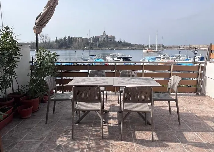דירה Cozi 2bd With Sea View In The Old Town Of *